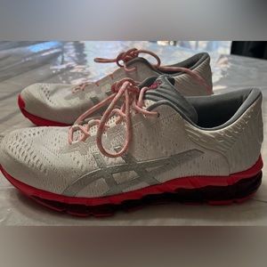 ASICS gel sneakers, like new.